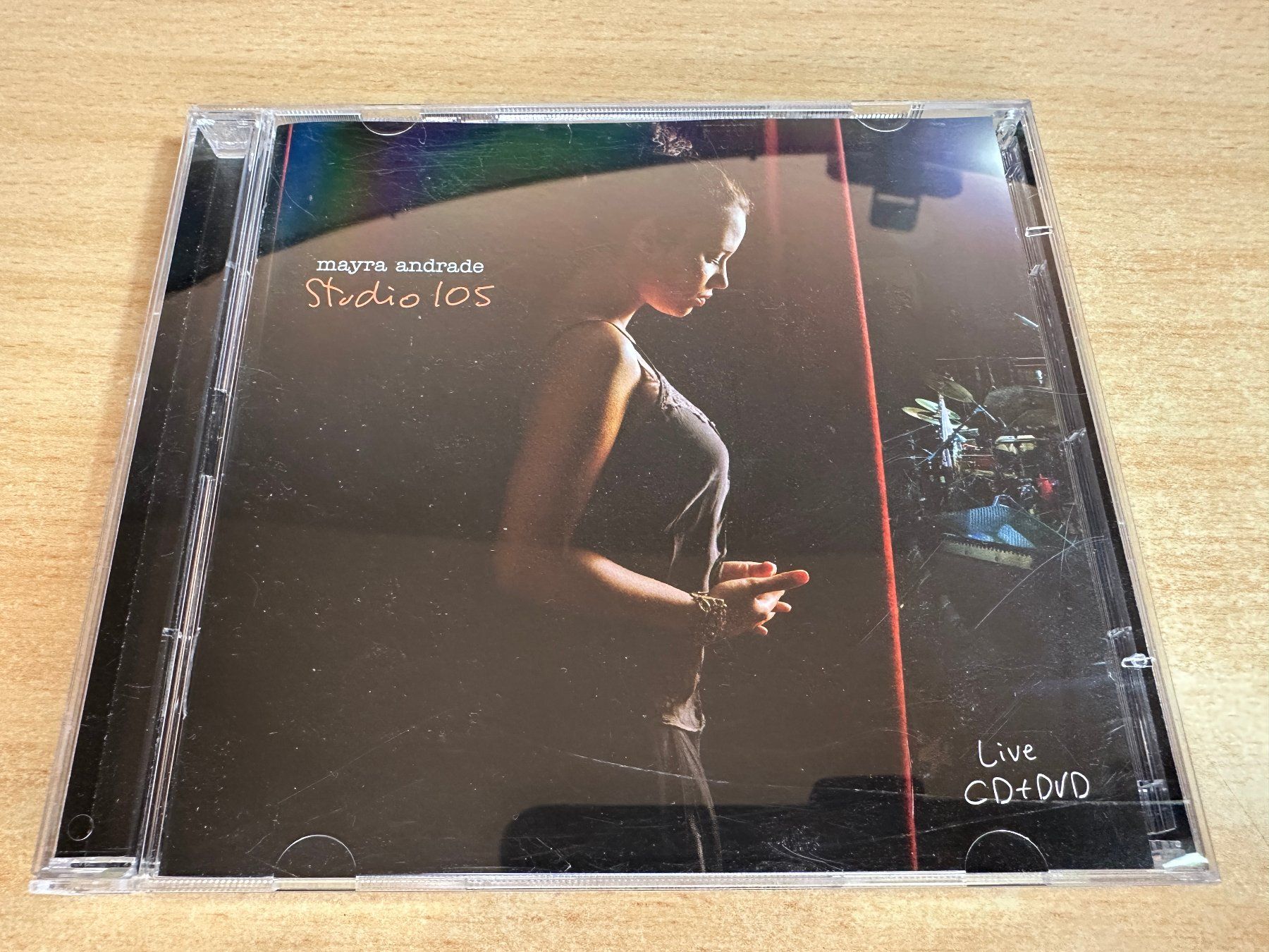 CDs: M4 Mayra Andrade – Studio 105 - CD & DVD – Gebraucht aus Rikon im Tösstal von Alpenmutz