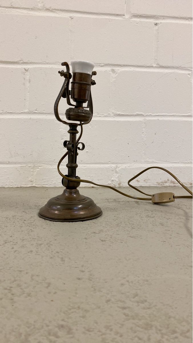 Lampade: Antike Jugendstil Nachttischlampenfuss – Difettoso da Affoltern am Albis venduto da Sherif02