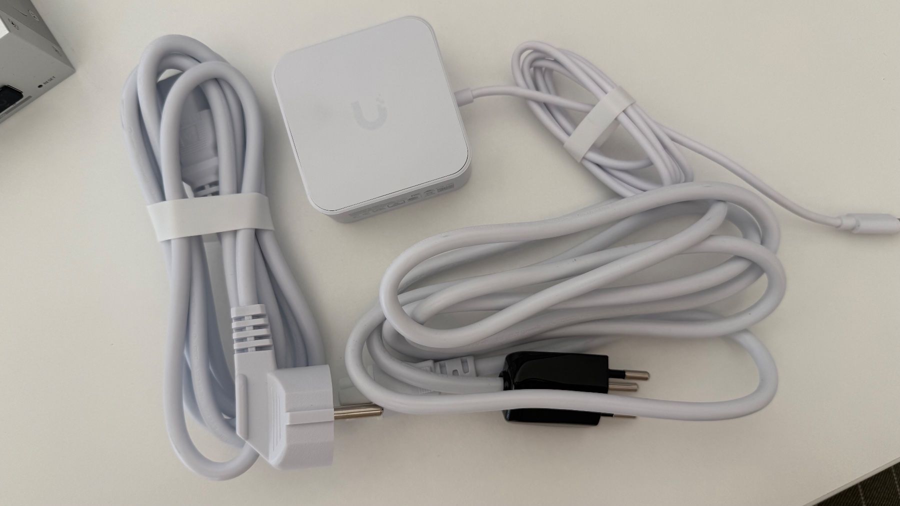 Ubiquiti Hubs & Switches: Ubiquiti Pro Max 16 Managed Switch – Neuf (Voir description) à Urtenen-Schönbühl par erismanno 4