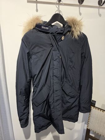 Woolrich Winterjacke dunkelblau Grösse M mit Kapuze