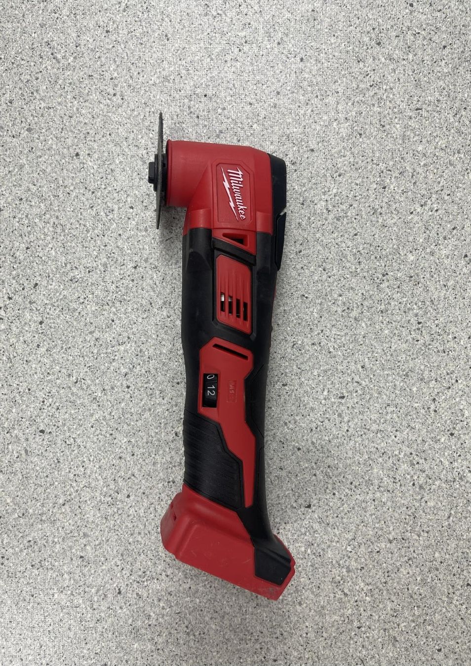 Milwaukee Tutti gli attrezzi: Milwaukee Multitool M18 BMT inkl. 5.0 Ah Akku – Usato da Degersheim venduto da BA_Degersheim 2
