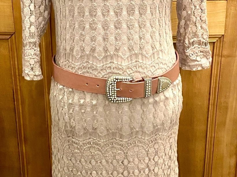 Gürtel: Ceinture rose Taille 85 – Gebraucht aus Porrentruy von SYANKA 1