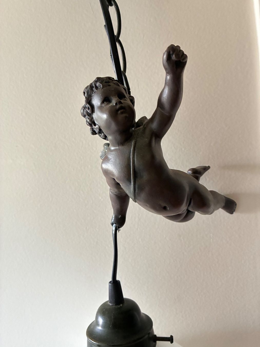 Lampade: Hängeleuchte / Lampe mit Putto – Usato da Zürich venduto da Mauersegler 2