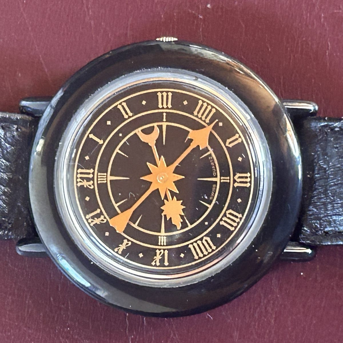 Swiss Orologi: Vintage Armbanduhr schwarz Designer  – Usato da Laufen venduto da Bellavitaboom 8