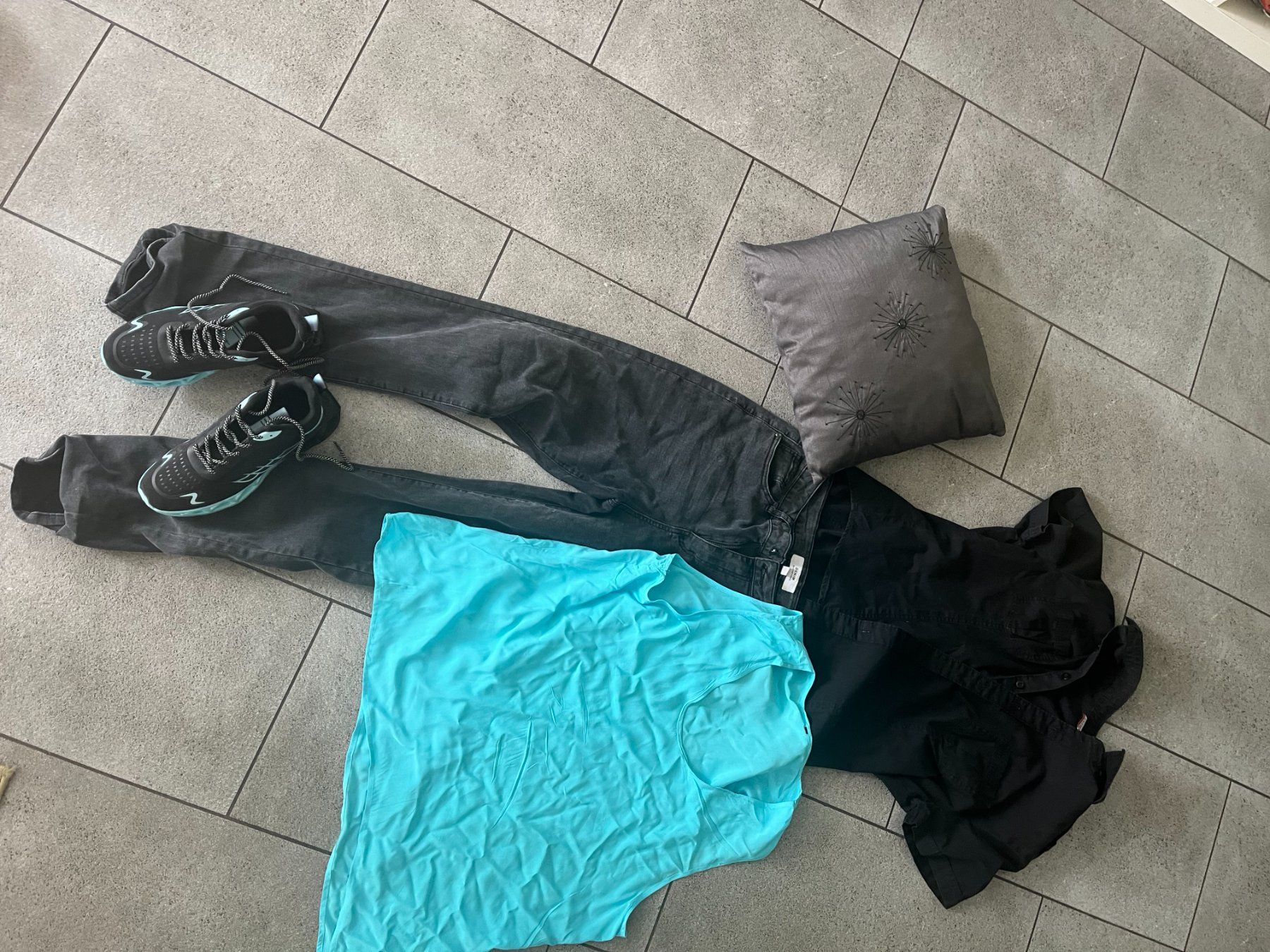 Blusen: sportliches Matching Set – Gebraucht aus Solothurn von Floefi