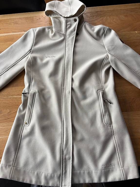 Giacche: Vaude Jacke, Grösse 40, Windproof, gebraucht – Usato da Hägglingen venduto da Kleidungfan