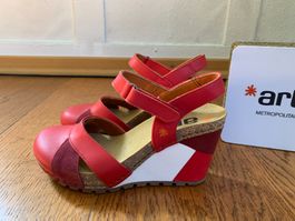 Art Güell 1335 red mix. Gr.37 Keil Sandalen