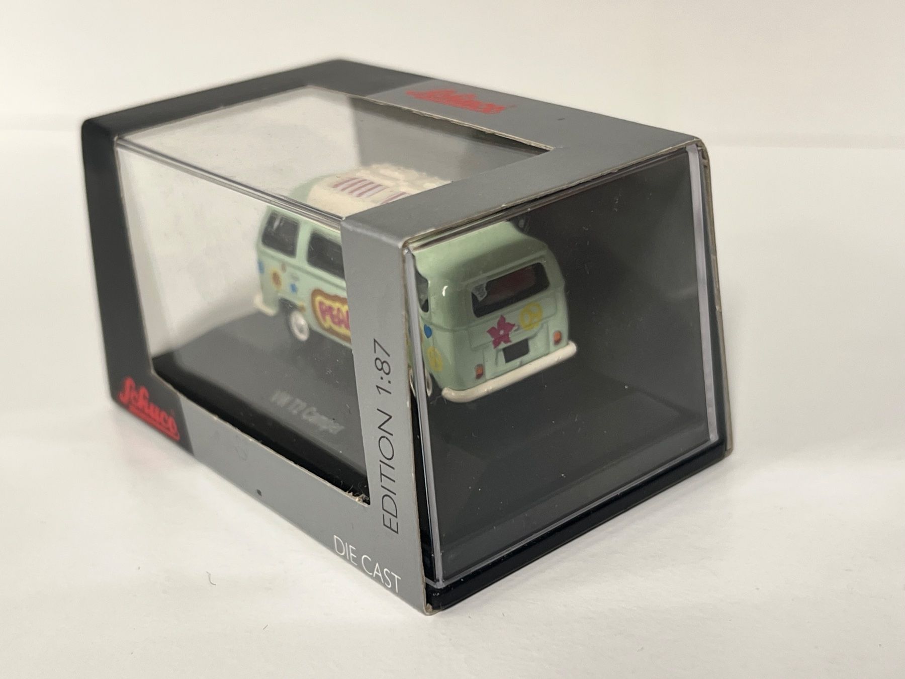 Schuco Modellini di ferrovie: Schuco VW T2 Camper "Peace" Edition 1:87 – Nuovo e nell'imballaggio originale da Geroldswil venduto da TopTrain54 2