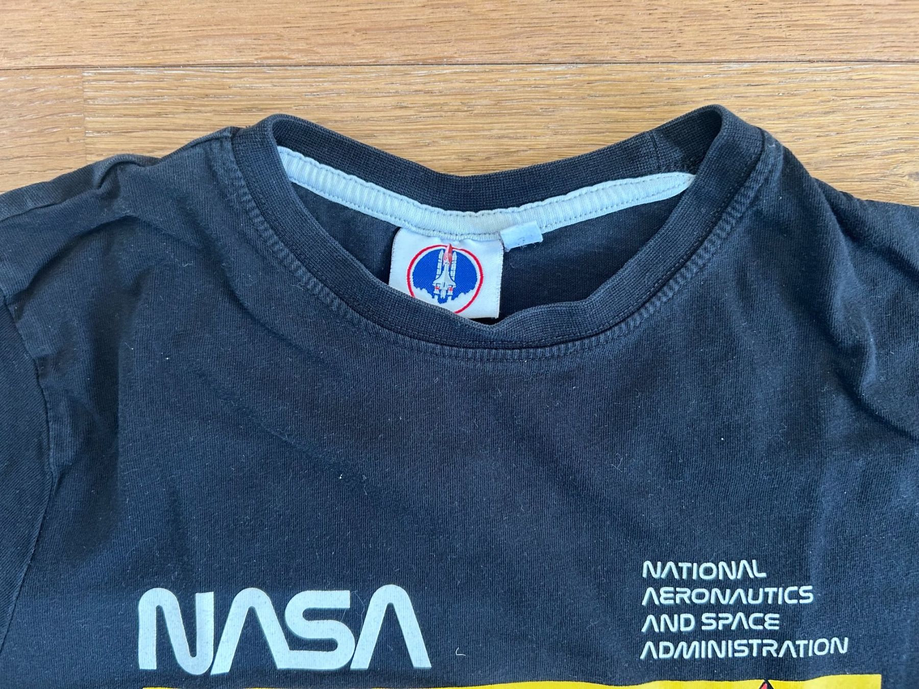 Hemden, T-Shirts & Polos: Kinder- Langarmshirt schwarz NASA 146/152 – Gebraucht aus Grub AR von DukeStatham 3