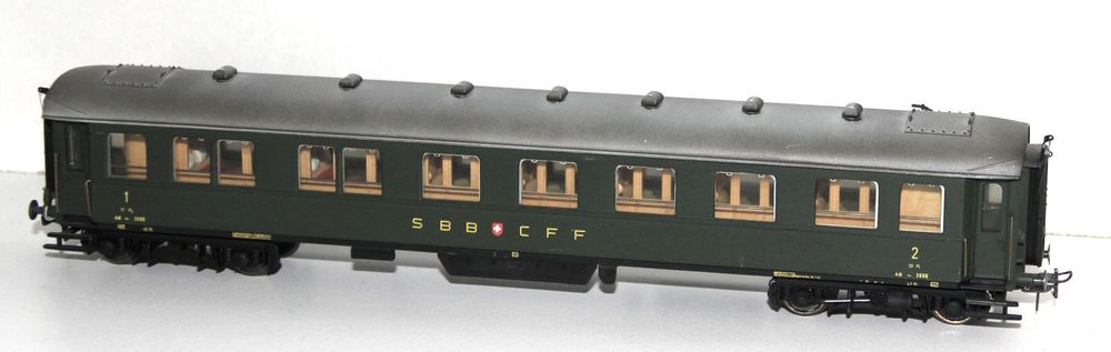 Metropolitan Modelleisenbahnen: Metrop 7010 - SBB-Personenwagen 1/2 Klasse - HO/DC – Gebraucht aus Giebenach von eurosportler 1