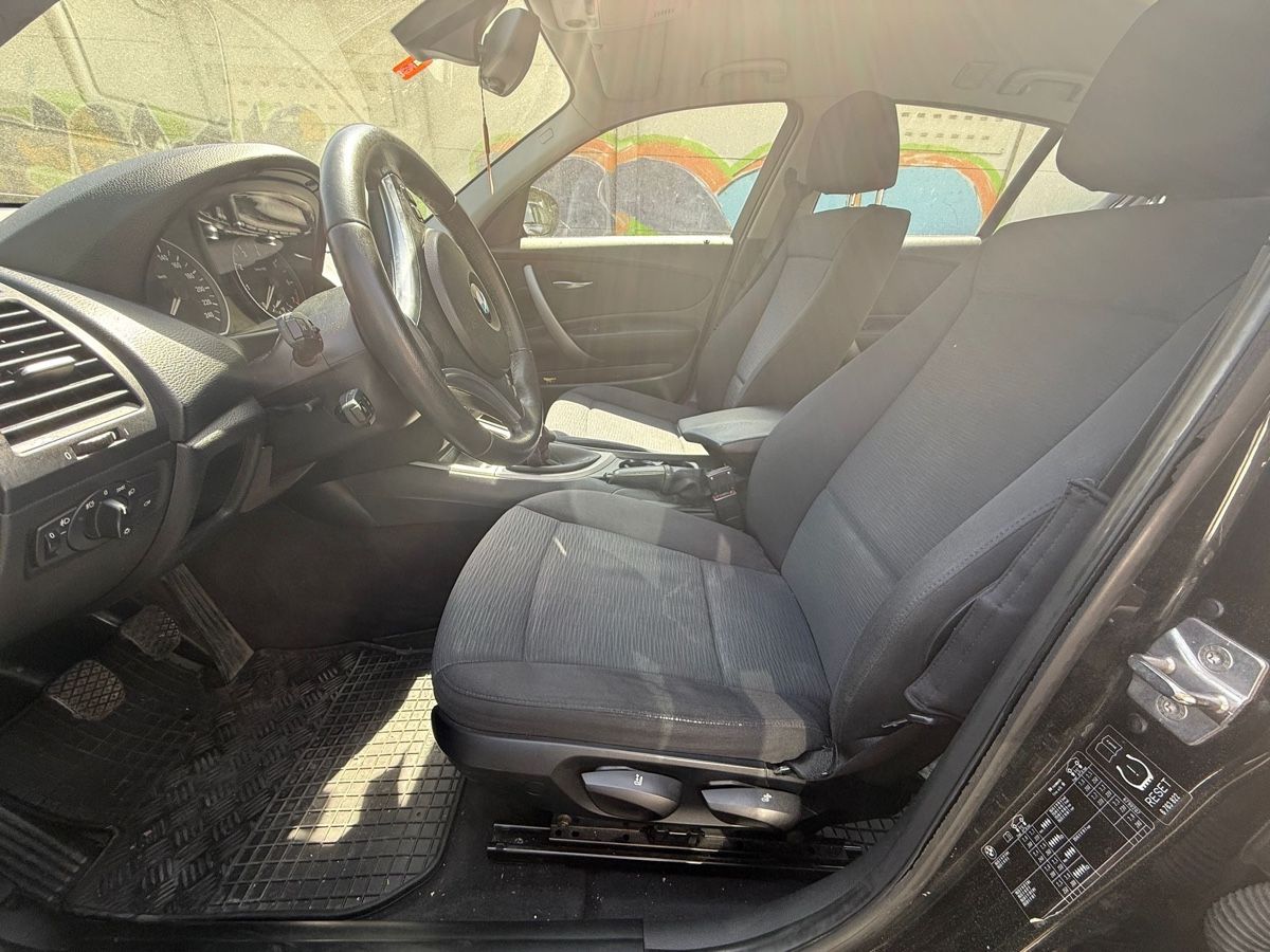 BMW Automobili: BMW 118i Benzin 2010 B05 – Usato da Amriswil venduto da Autocent 6