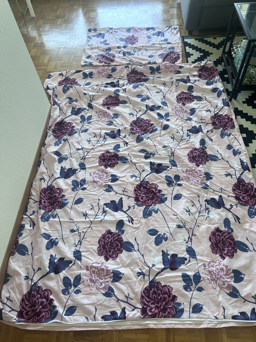 Bettwäsche: 🌸 Rosa Bettwäsche Set mit Blumenmuster – Gebraucht aus Neuenhof von UrbanBags