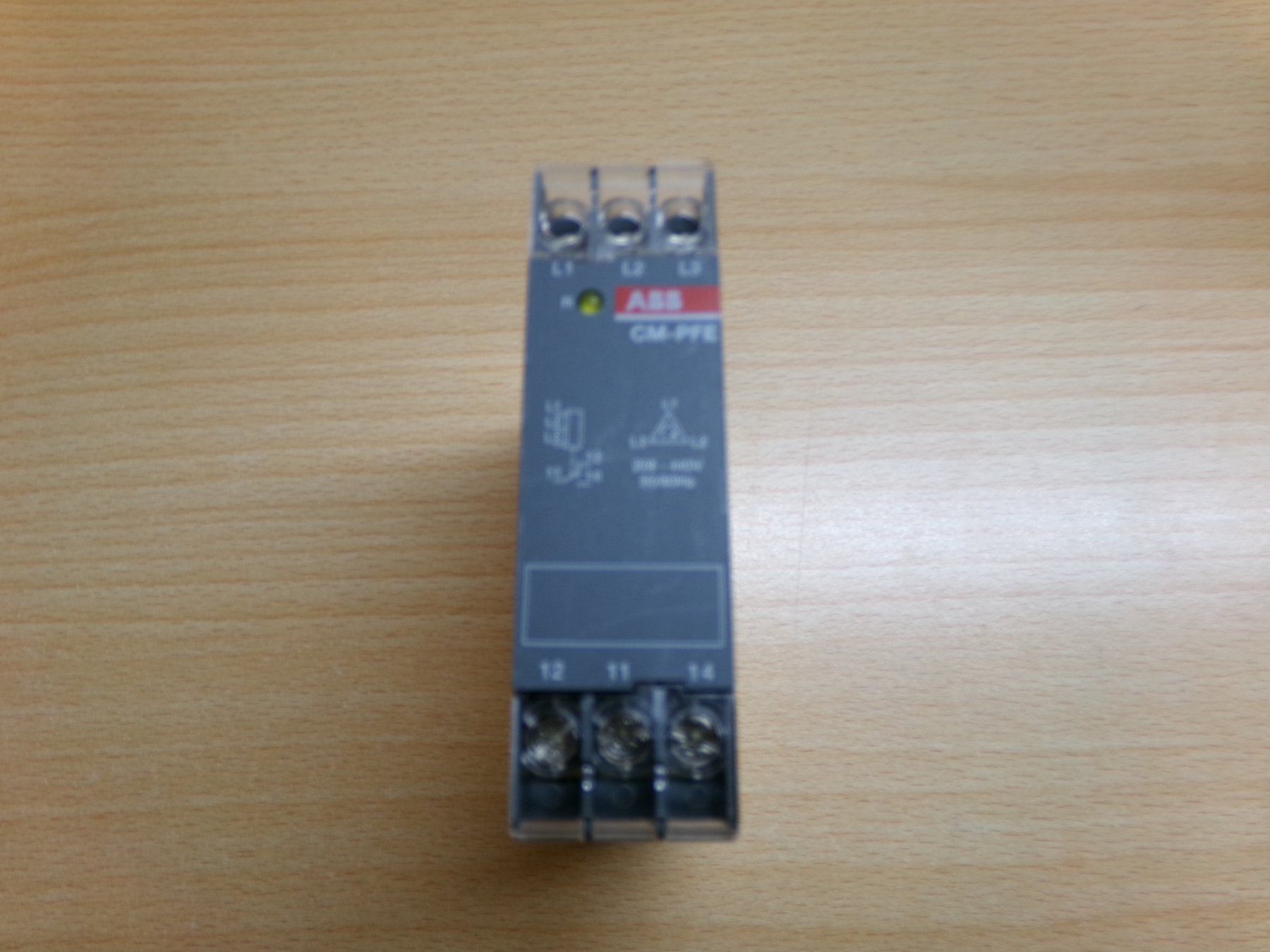 ABB Componenti elettronici: Ueberwachungsrelais 3-Phasig ABB CM-PFE – Usato da Hombrechtikon venduto da HGK50