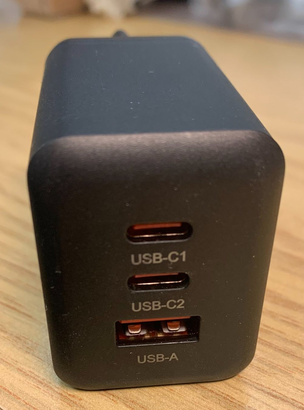 Unità & Adattatore: MAKO - Power Lade-/Adapter 65W - 2xUSB-C & 1xUSB-A – Nuovo e nell'imballaggio originale da Gundetswil venduto da Egro100 1