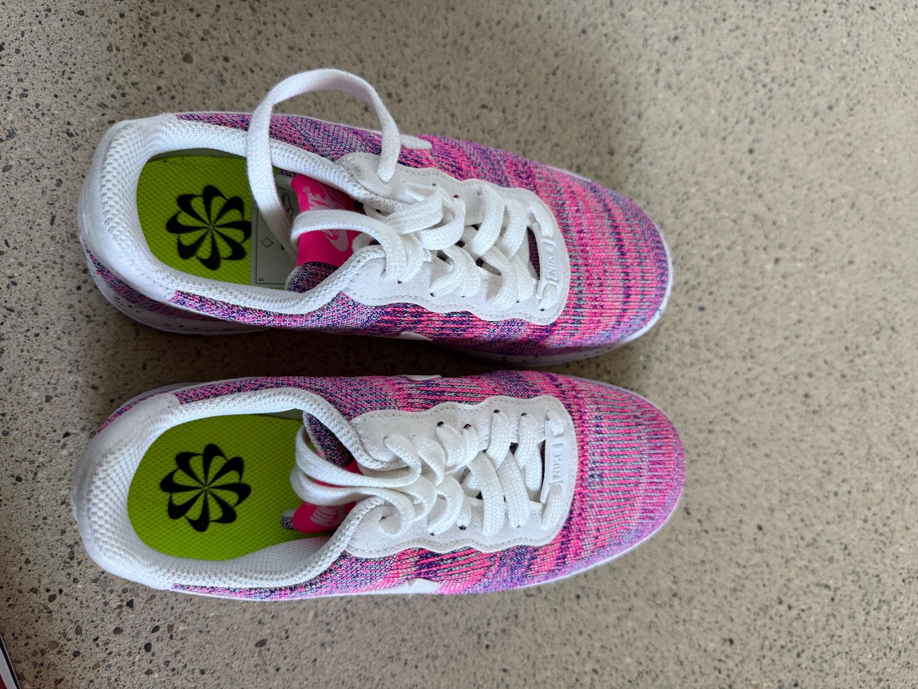 Nike Damenschuhe: Nike Air Schuhe – Neu (gemäss Beschreibung) aus Langwiesen von nin_7mt2 2