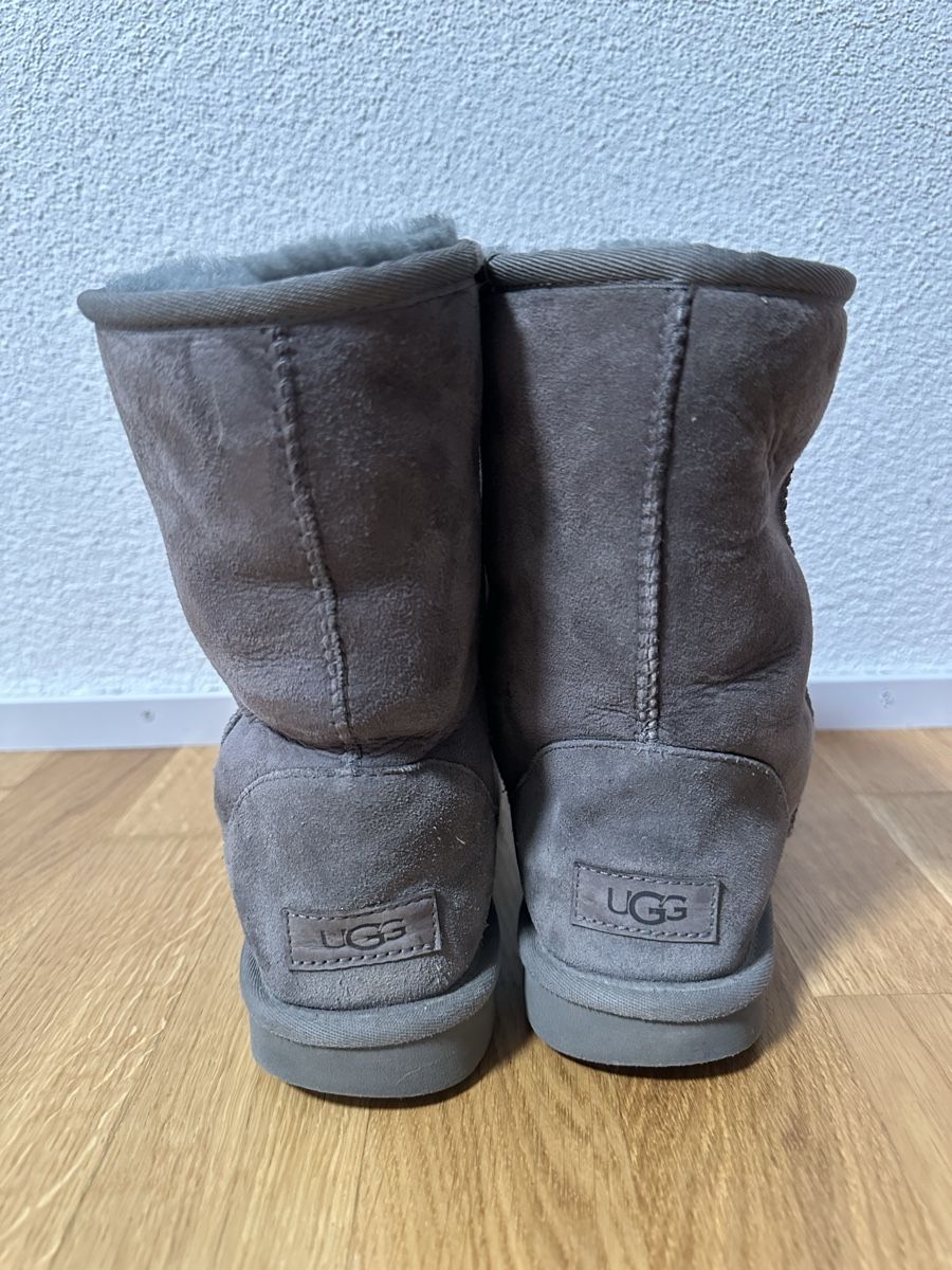 Ugg Scarpe da donna: Ugg Boots - Grey, Size EU 39 – Usato da Schlieren venduto da And_CH 4