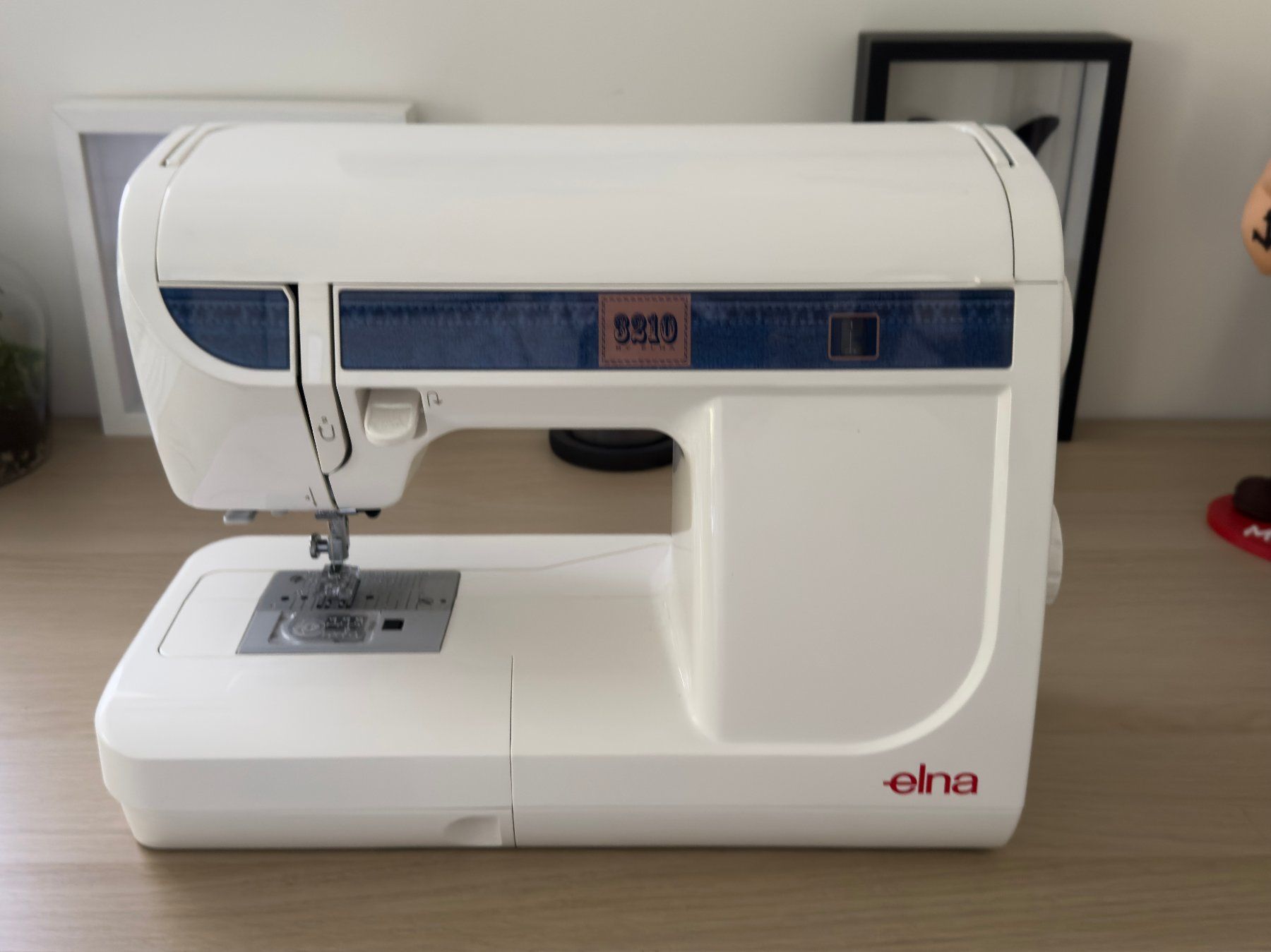 Macchine da cucire: Machine à coudre Elna 3210 designed for jeans – Usato da Vessy venduto da marine64