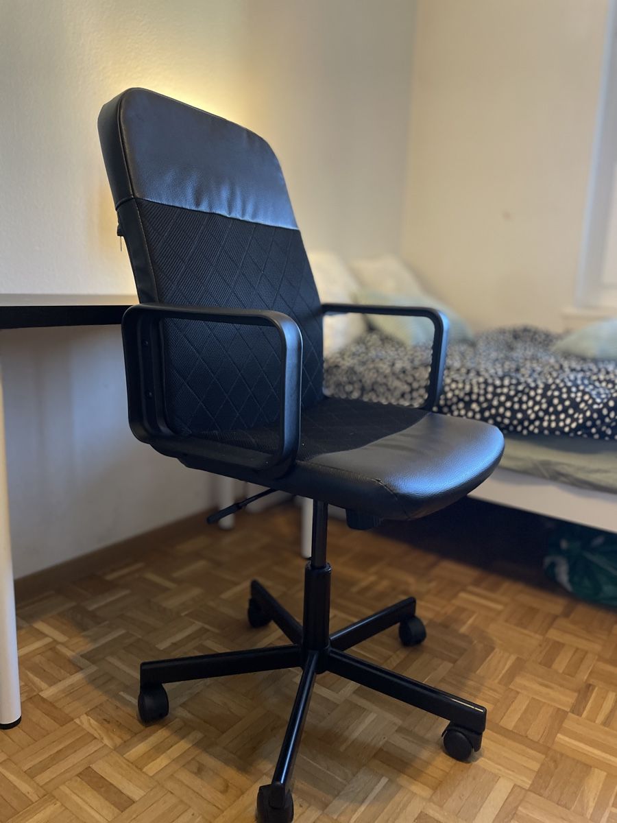 Ikea Stühle: Neuer schwarzer Bürostuhl aus Leder – Neu (gemäss Beschreibung) aus Zürich von aym_ls25