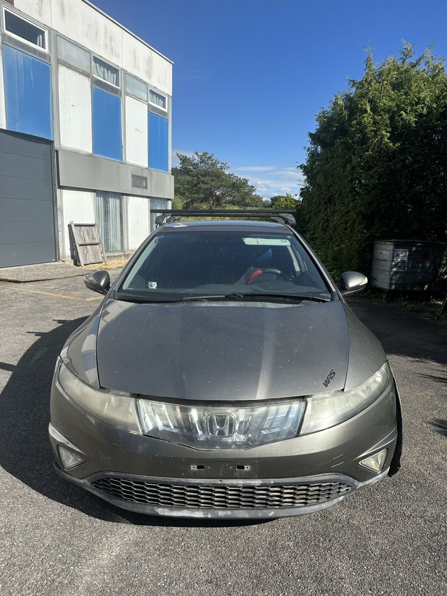 Honda Autos: Honda Civic 1.8 – D'occasion à Gals par aya_p7pd