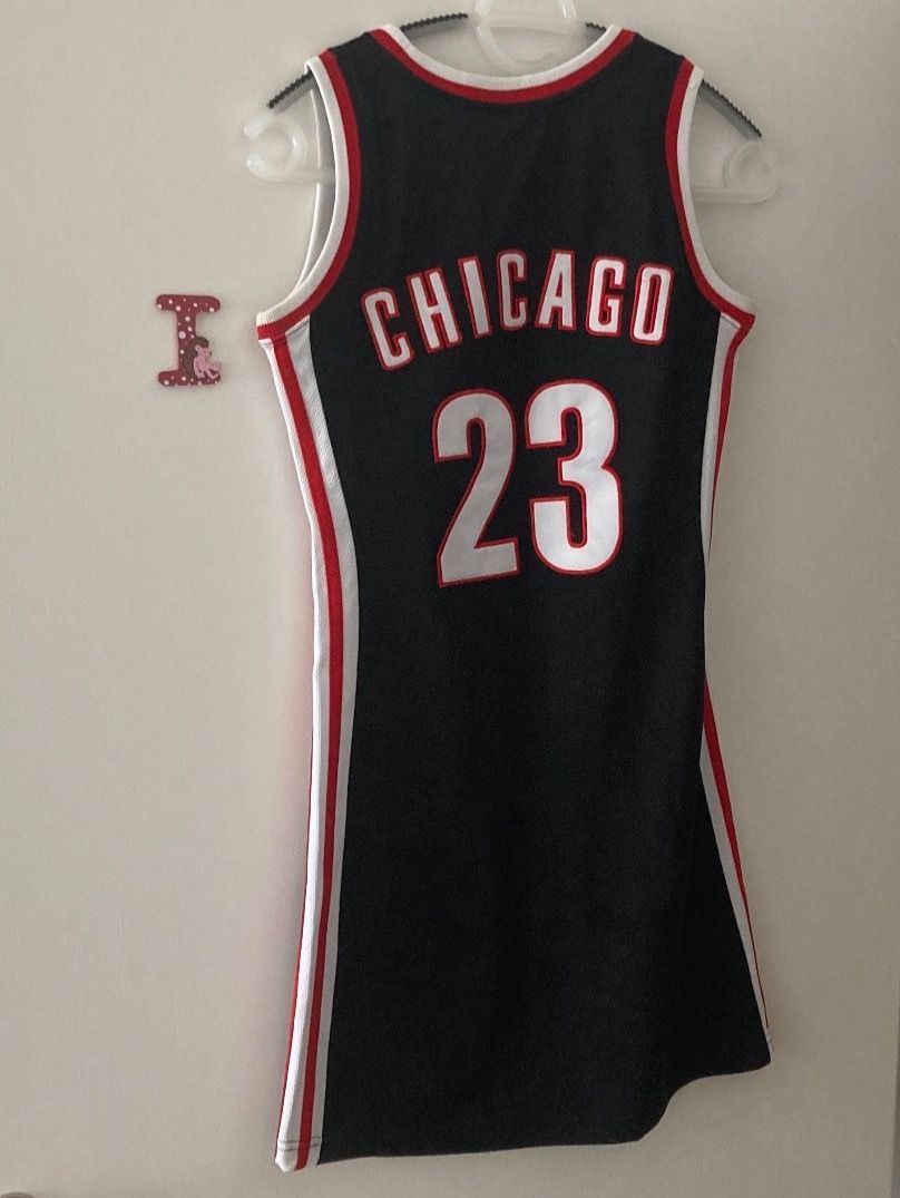 Kleider: Basketball Kleid – Gebraucht aus Uster von Kalici1 1
