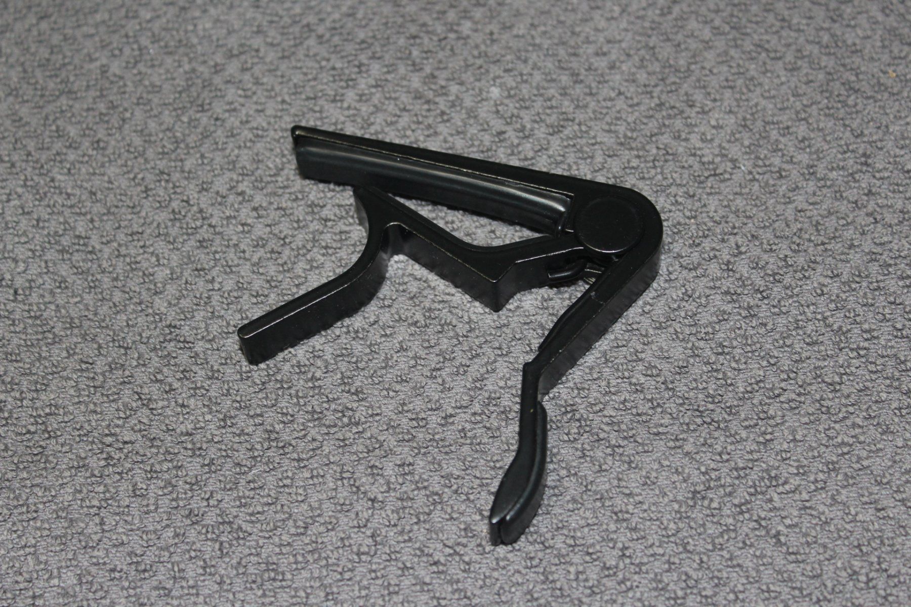 Strumenti musicali: Profi Kapodaster Capodaster Kapo Capo E-Gitarre Gitarren – Nuovo (secondo la descrizione) da Kirchdorf AG venduto da suntory010 1