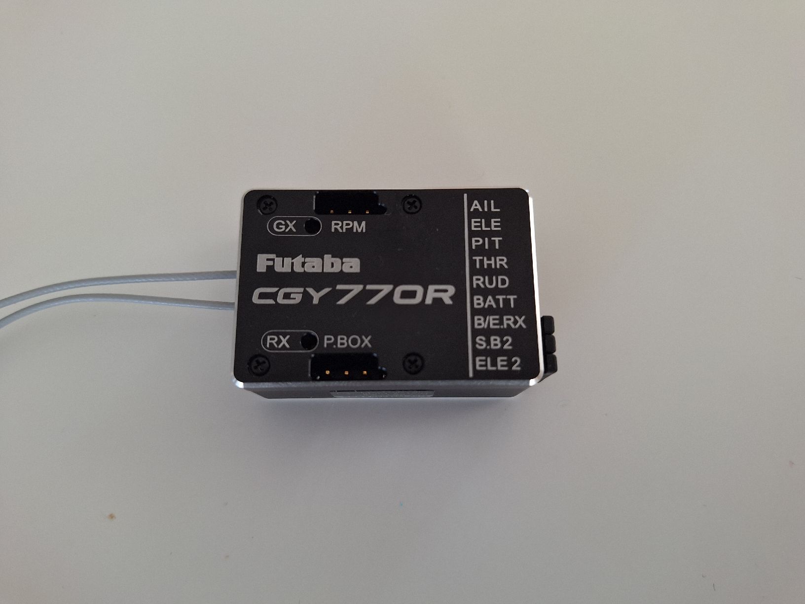 Futaba Modellismo RC: Futaba CGY770R Gyro Flybarless, comme neuf – Nuovo (secondo la descrizione) da Missy venduto da Heli1565