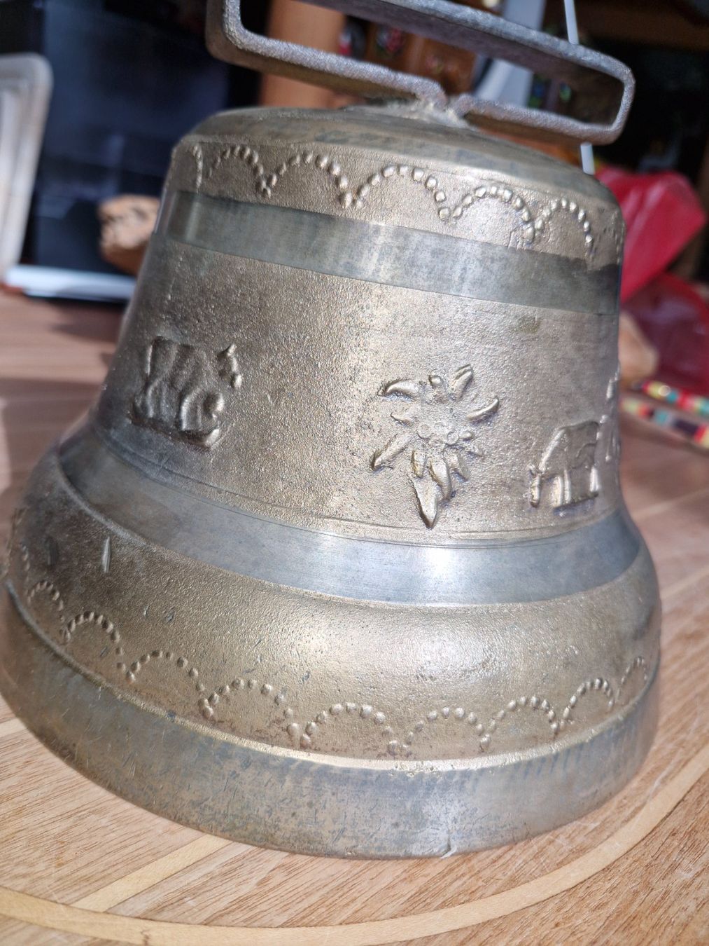 Cloches & sonnailles: Glocke Treichel – D'occasion à Guarda par rue_bpd7 1