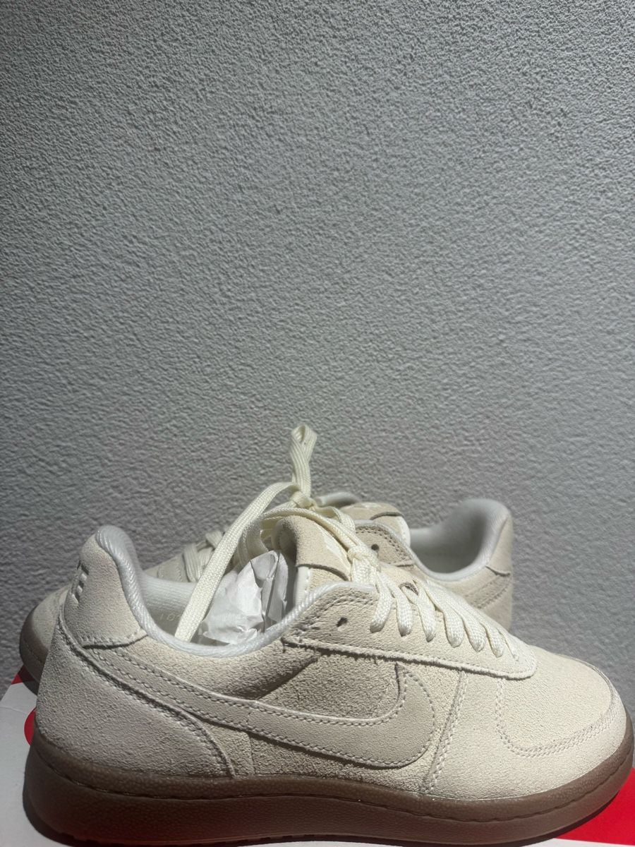 Nike Scarpe da donna: Nike in Creme, neu , Grösse 39 – Nuovo e nell'imballaggio originale da Zürich venduto da val_kh58