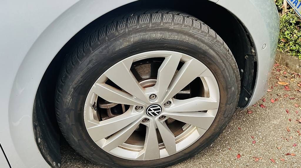 Pneus & Roues: 4 Orginale VW ID3 Winterräder – D'occasion à Schliern b. Köniz par Qdriver01 4