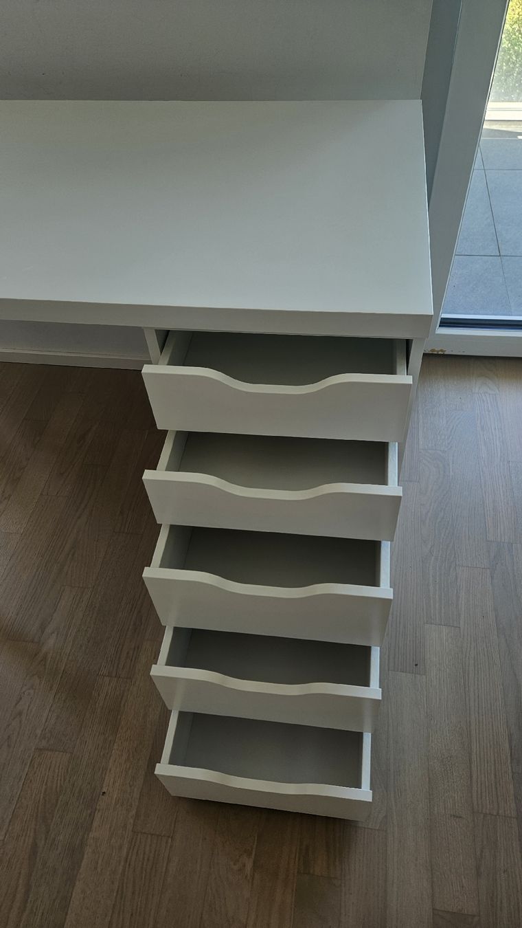 Scrivanie: Bureau blanc avec 5 tiroirs  – Nuovo (secondo la descrizione) da Lausanne venduto da ram_tw68 2