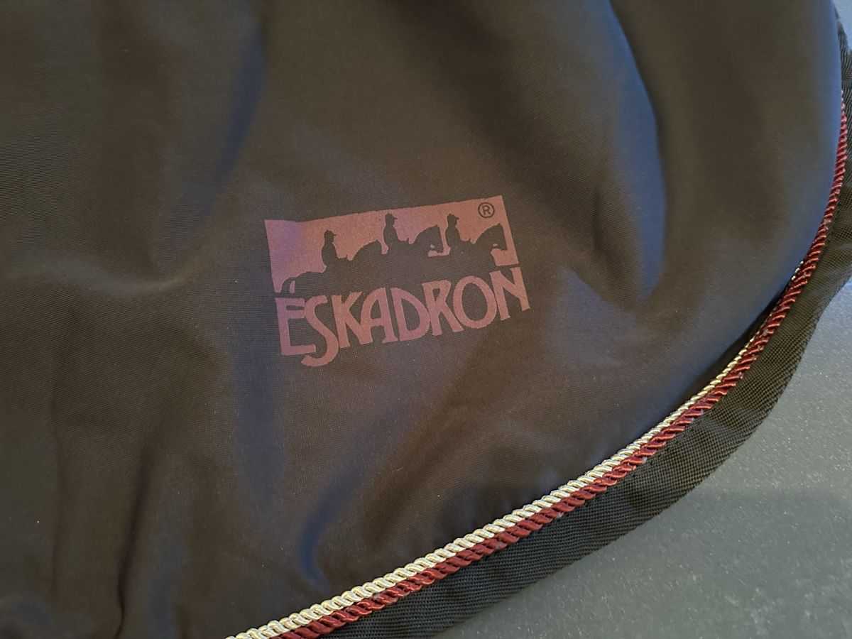 Eskadron Coperte: Eskdron Ausreitdecke aus Softshell – Usato da Ettingen venduto da Tepi0 1