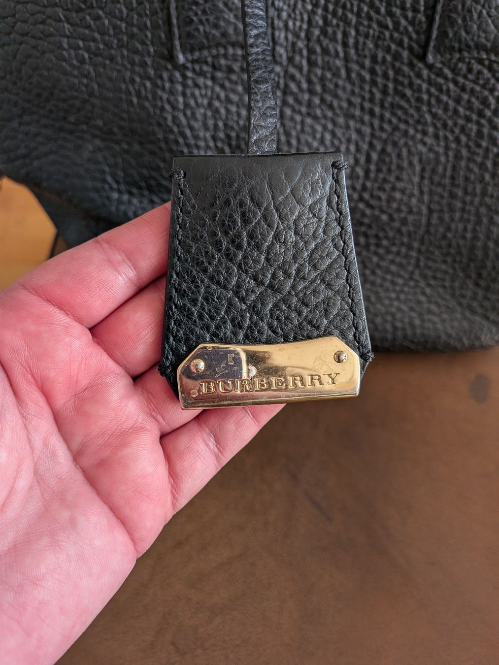 Burberry Borse da donna: Authentic Burberry Black Leather Dome Handbag - Stunning! – Usato da Zürich venduto da yan_8lg2 4