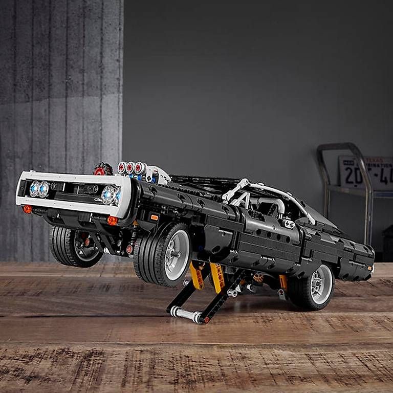 Kit di costruzioni: LEGO Doms Dodge Charger
42111 LEGO Technic – Usato da Niederscherli venduto da Spi_re 4