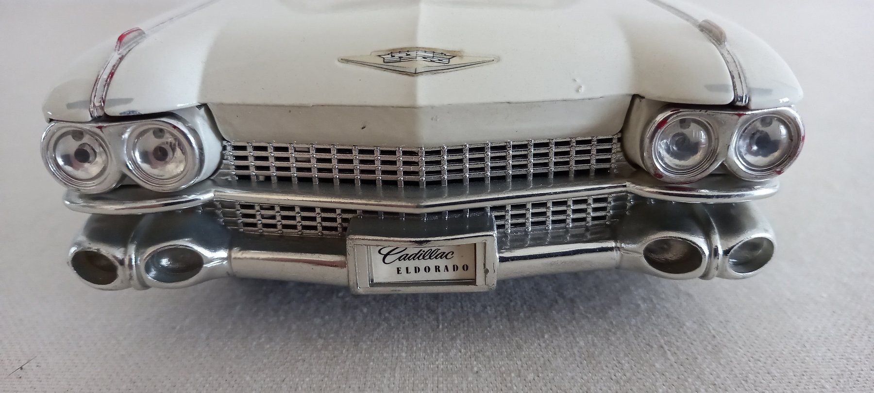 Alle Dekorationen: Modellauto Cadillac Eldorado weiss rot – Gebraucht aus Thun von Nordkapp 3