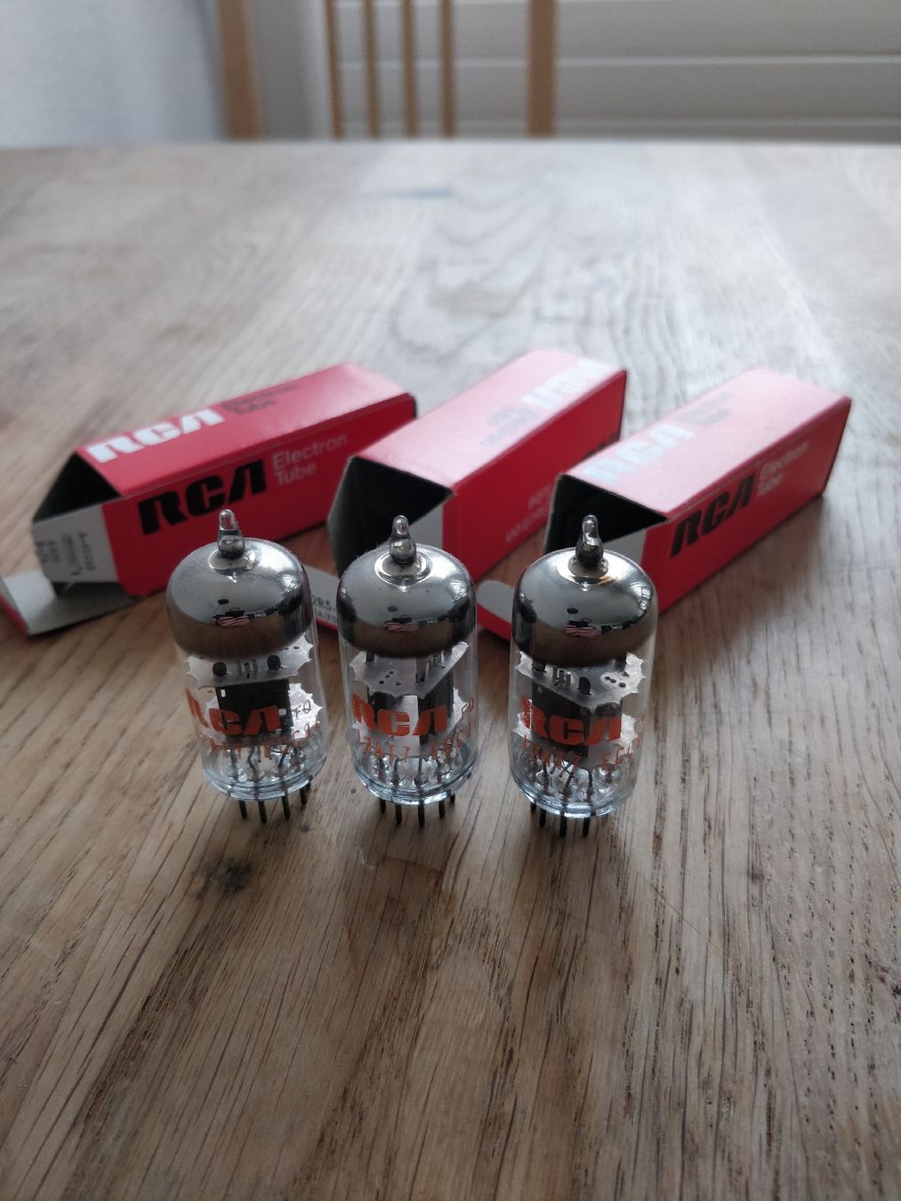 Componenti elettronici: 3 Tubes RCA 12AT7/ECC81 – Nuovo (secondo la descrizione) da Genève venduto da Dav_ 1