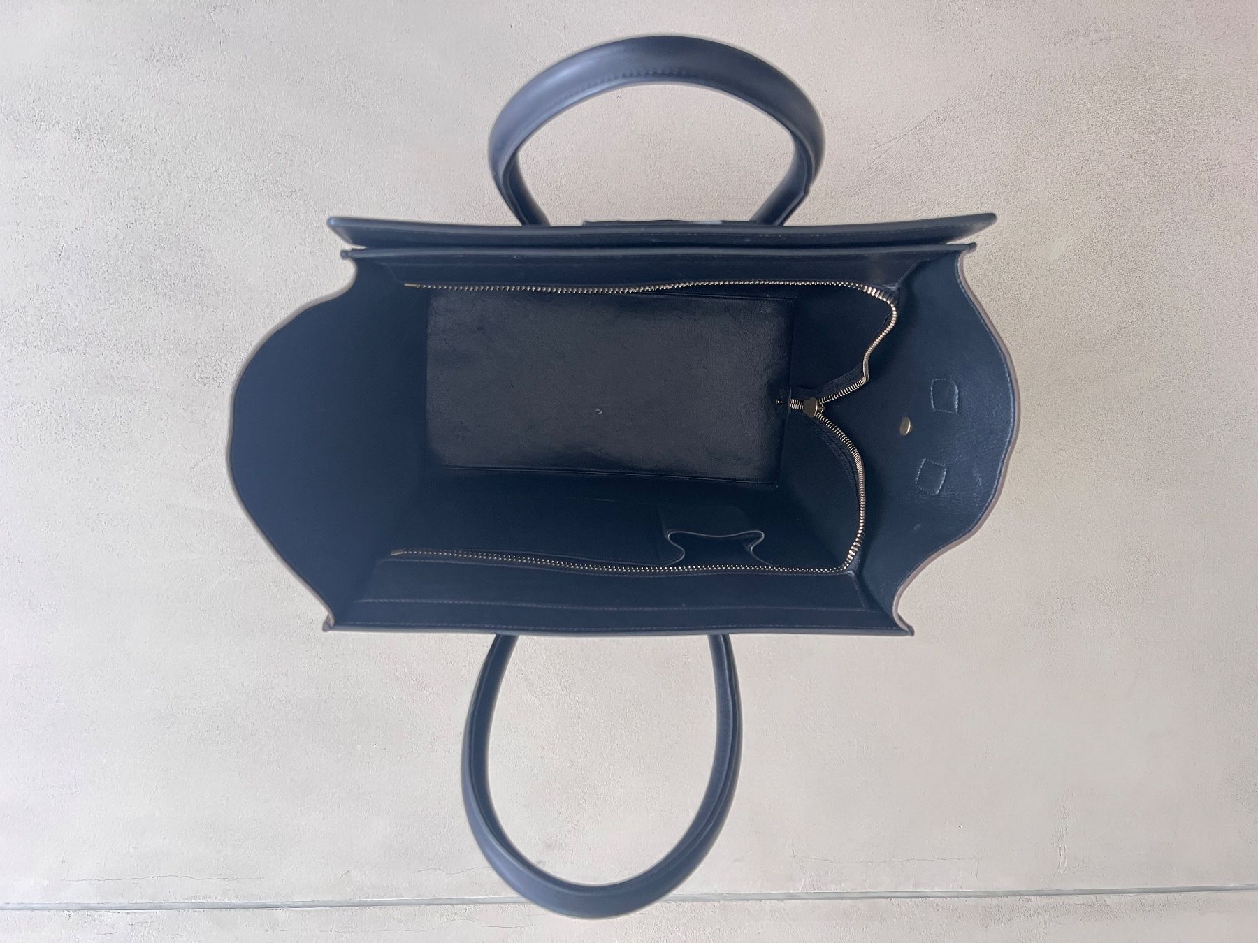 Celine Borse da donna: Wunderschöne CELINE Luggage Python Handtasche ungetragen – Nuovo (secondo la descrizione) da Schaan venduto da Poltera 5
