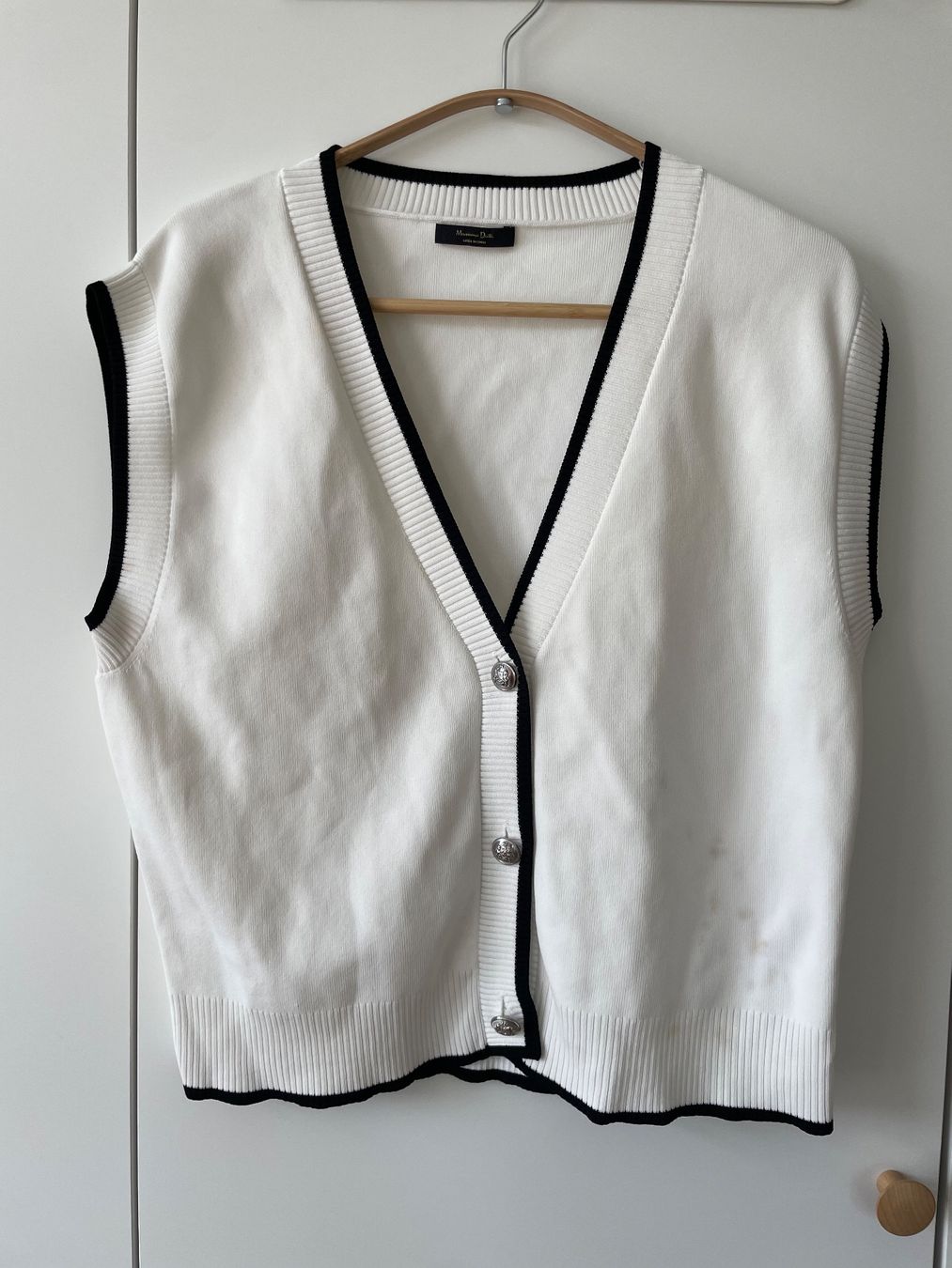 Massimo Dutti Gilet & Giacche senza maniche: Massimo Dutti Strickweste mit V-Ausschnitt, Gr. M, Makel – Usato da Neukirch an der Thur venduto da bee88