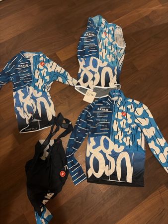 Komplettes Castelli Rennvelo Outfit