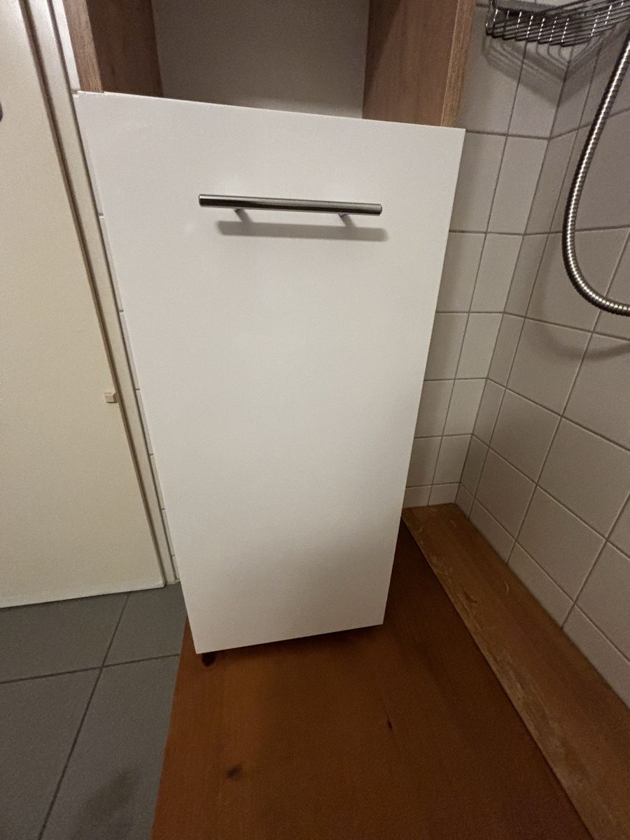 Armoires: Badezimmer Hochschrank – D'occasion à St. Gallen par joh_m72m 2