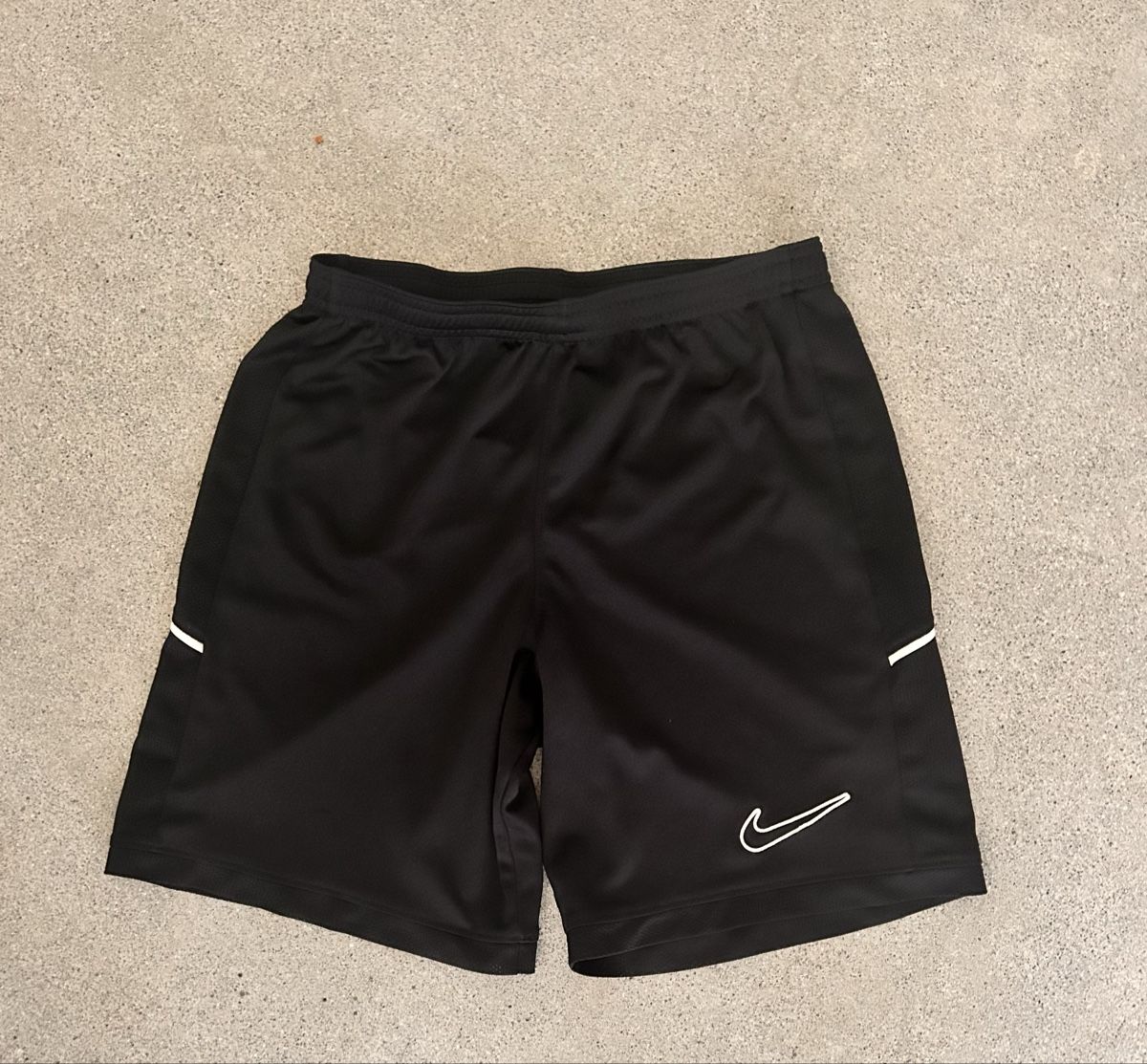 Nike Pantalons: schwarze Nike Dri-FIT Sporthose – D'occasion à Oberrieden par mcl_g5vk