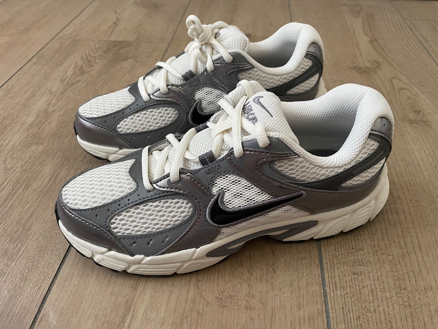 Nike Scarpe per ragazzi: Nike Turnschuhe Gr. 38 NEU – Nuovo e nell'imballaggio originale da Waltenschwil venduto da hansnine
