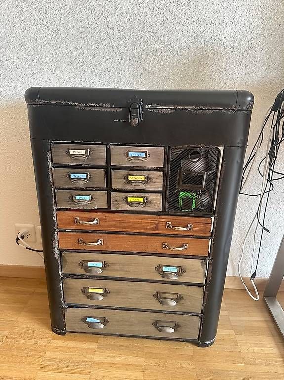 Cassettiere: industrial Kommode Kare Design Hudson Bay – Usato da Zürich venduto da Lucyy 3