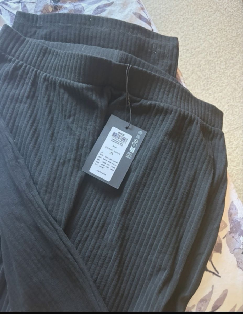 Only Hosen: Only Wide Leg Hose  – Neu und originalverpackt aus Basel von Brunner.T