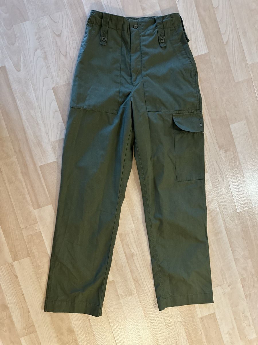 Urban Outfitters Hosen: Cargo Carpenter Pants Hosen Khaki S 36 – Gebraucht aus Zürich von rosolli 1