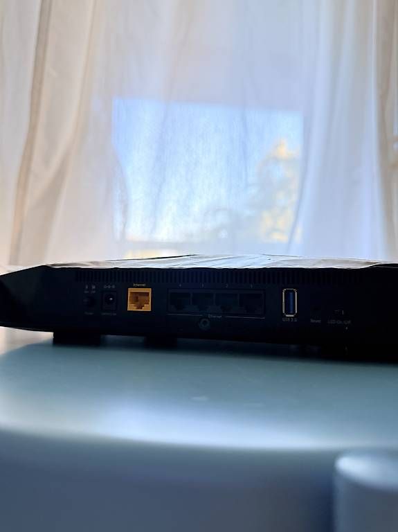 Modems & Router: NETGEAR Nighthawk AX4 WiFi Router – Gebraucht aus Arlesheim von schoop. 1