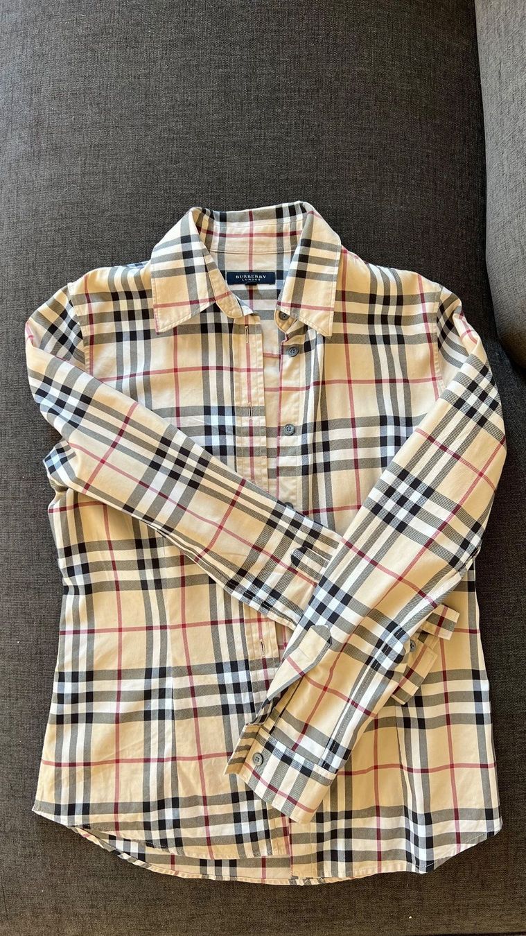 Blusen: Burberry Hemd – Gebraucht aus Uetikon am See von jan_bx6p