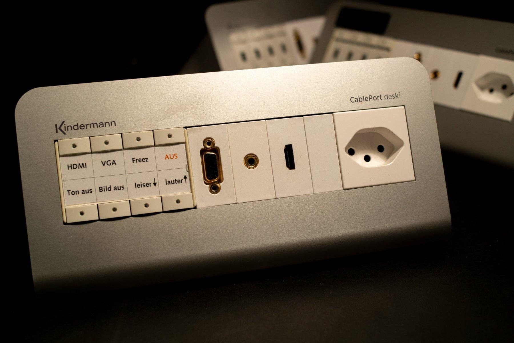 Spine: Steckdosengehäuse Kindermann CablePort desk2 inkl. Modulen – Usato da Suberg venduto da lov_d8l6
