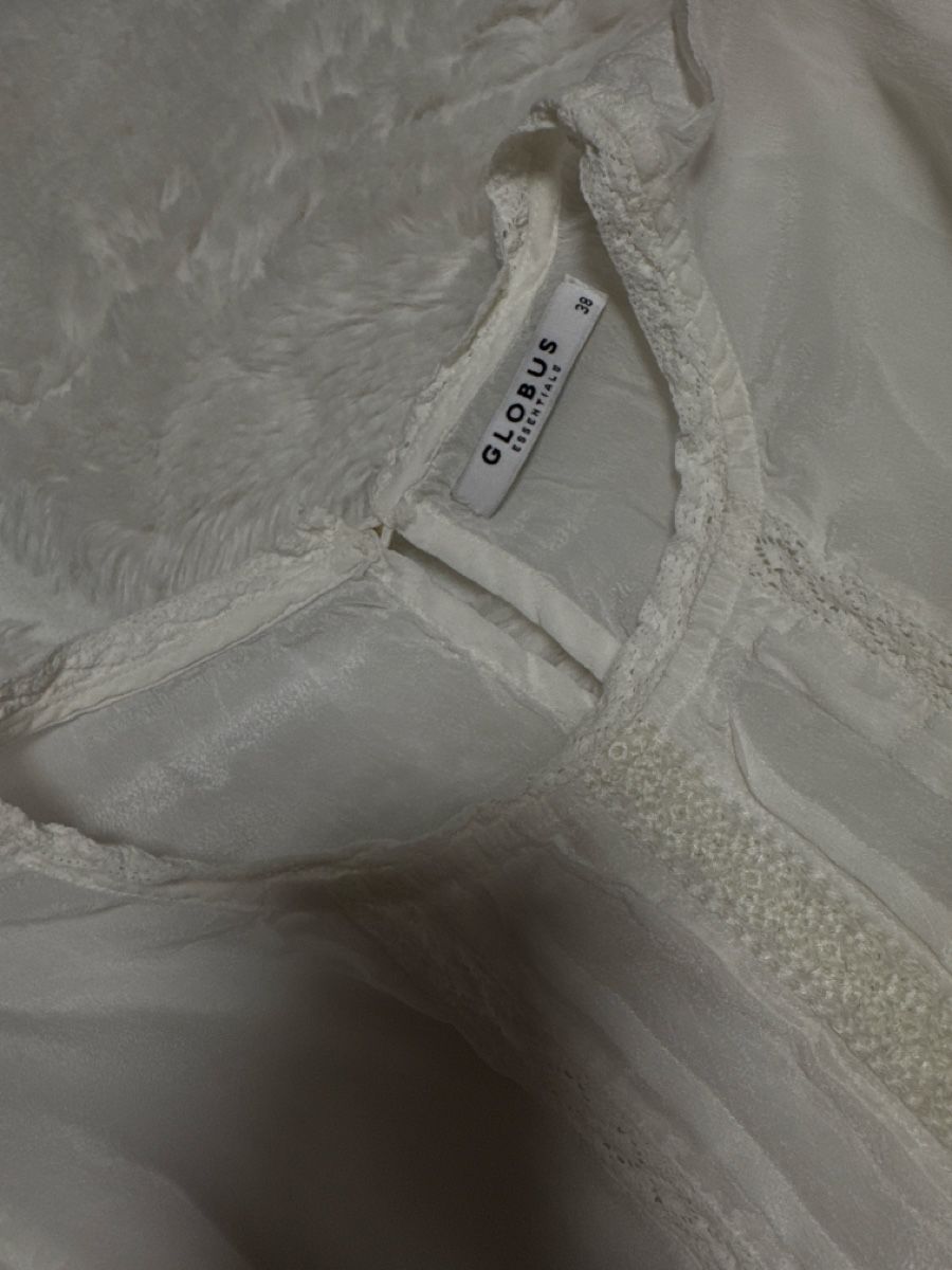 Globus Blusen: Bluse Globus Essentials Viskose weiss Grösse 38 – Gebraucht aus Mont-sur-Lausanne von EgisCloset. 1