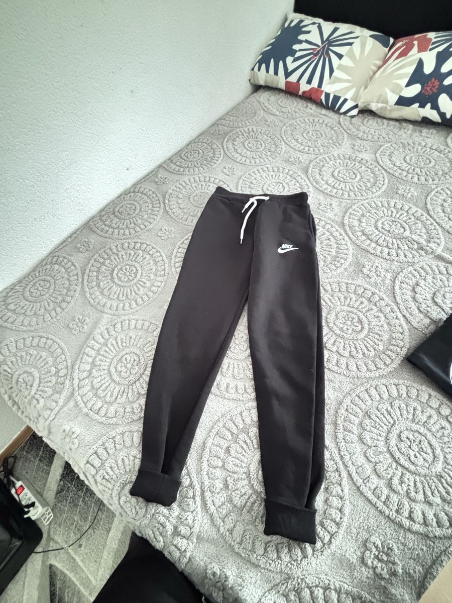 Nike Pantaloni: Nike Hose xs – Usato da Bern venduto da aut_8hmg