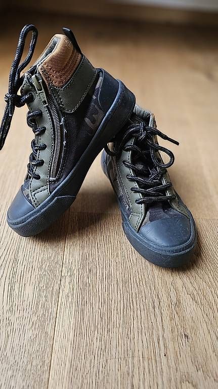 Zara Schuhe für Jungen: Hohe Sneaker Grösse 26 – Gebraucht aus Elgg von soleo509